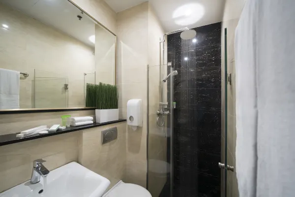 V HOTEL LAVENDER Toilet Rooms