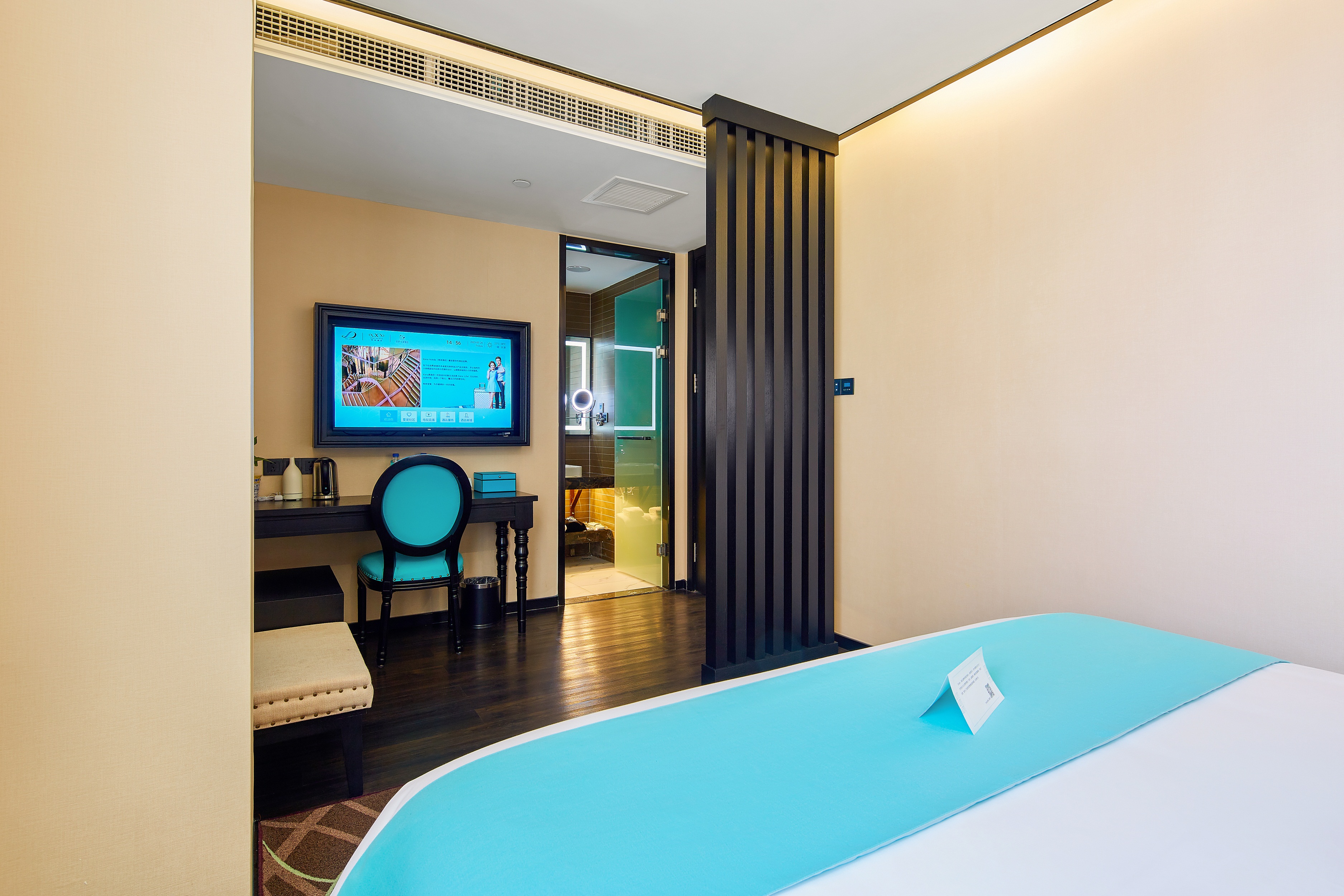 希岸高级大床房-智能客控