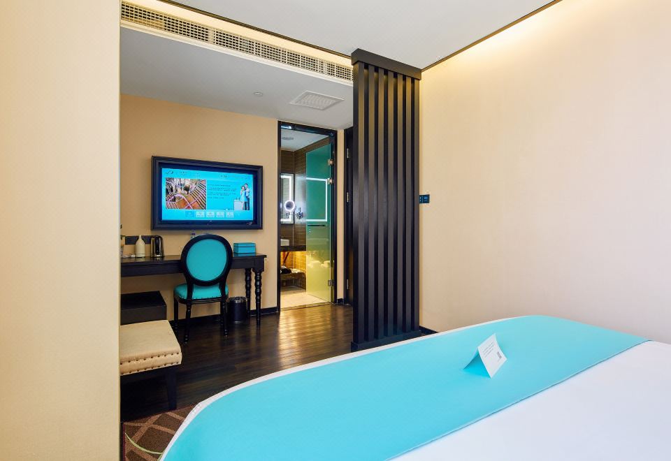 希岸高级大床房-智能客控