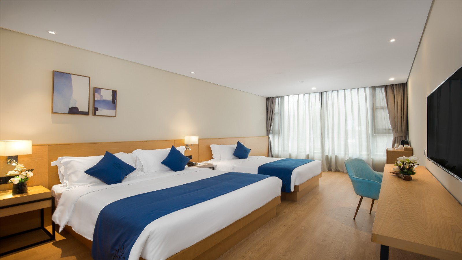 Floral Hotel · Memorize Scene Yangshuo West Street hotel亲子家庭套房『山景+休闲沙发』