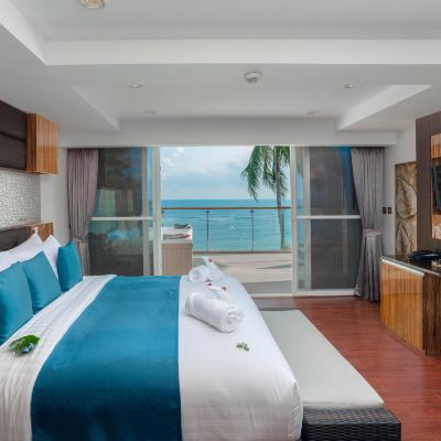 Two Bedroom Spa Bath Suite with Sea View