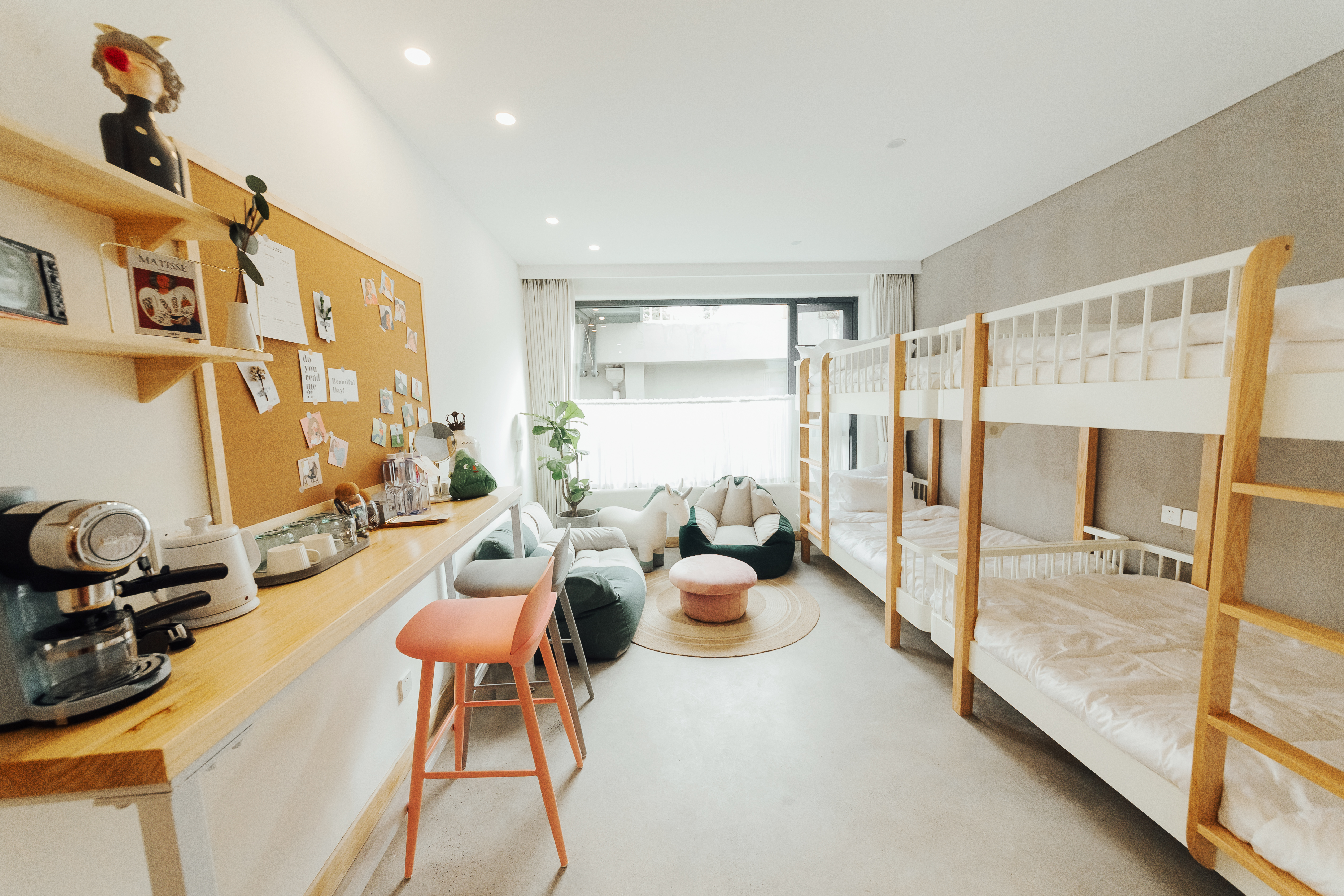 引力休闲四人房