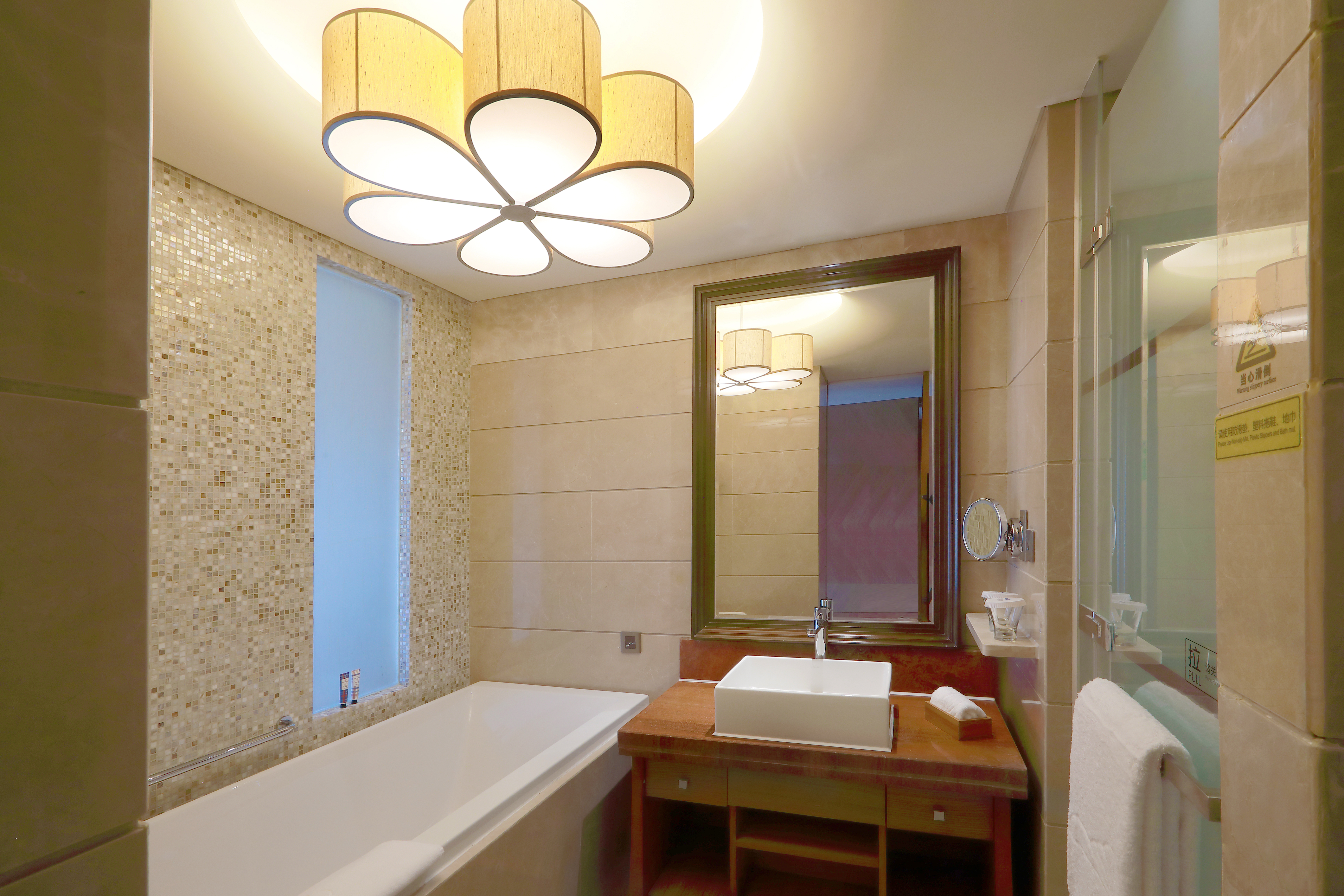 高级CBD景观大床房（阳台）