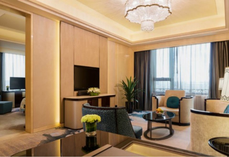 豪华套房（畅享欢乐时光+斯林百兰床垫）