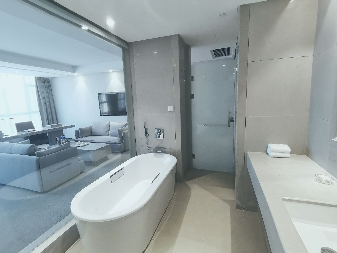 Sylvia Hotel豪华海景大床房（地暖）