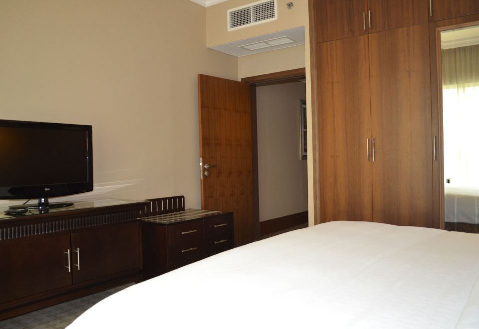 Classic King Room City View