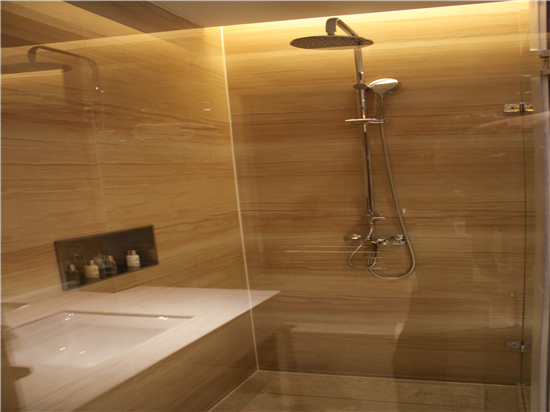 豪华标准间（超大房间+浴缸+智能马桶）