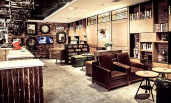 James Joyce Coffetel (Rizhao Jianghao Building Materials Home Furnishing City Wanda Cinema)