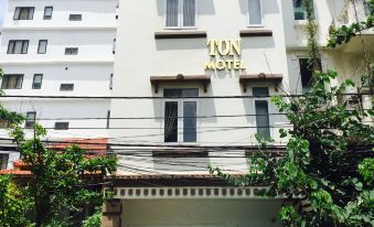 Ton Guest House