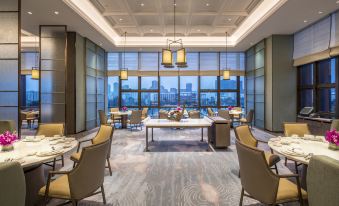 DoubleTree by Hilton Hotel Shenzhen Longhua