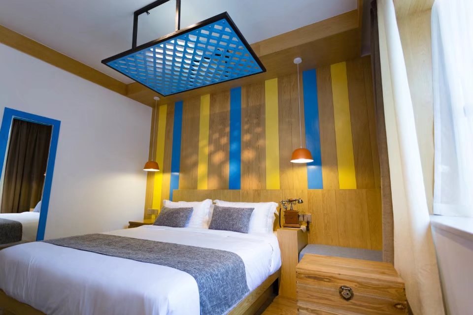 榴花安居大床房