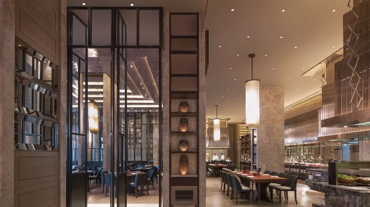 ニュー ワールド ホテル グイヤン 食事・レストラン