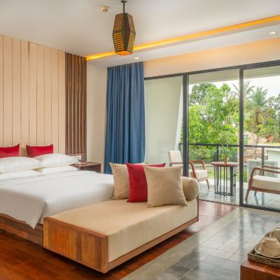 Premier Deluxe Room with Pool View