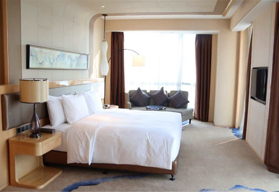 豪華套房（奢享空間+步入式衣帽間+獨立客廳）