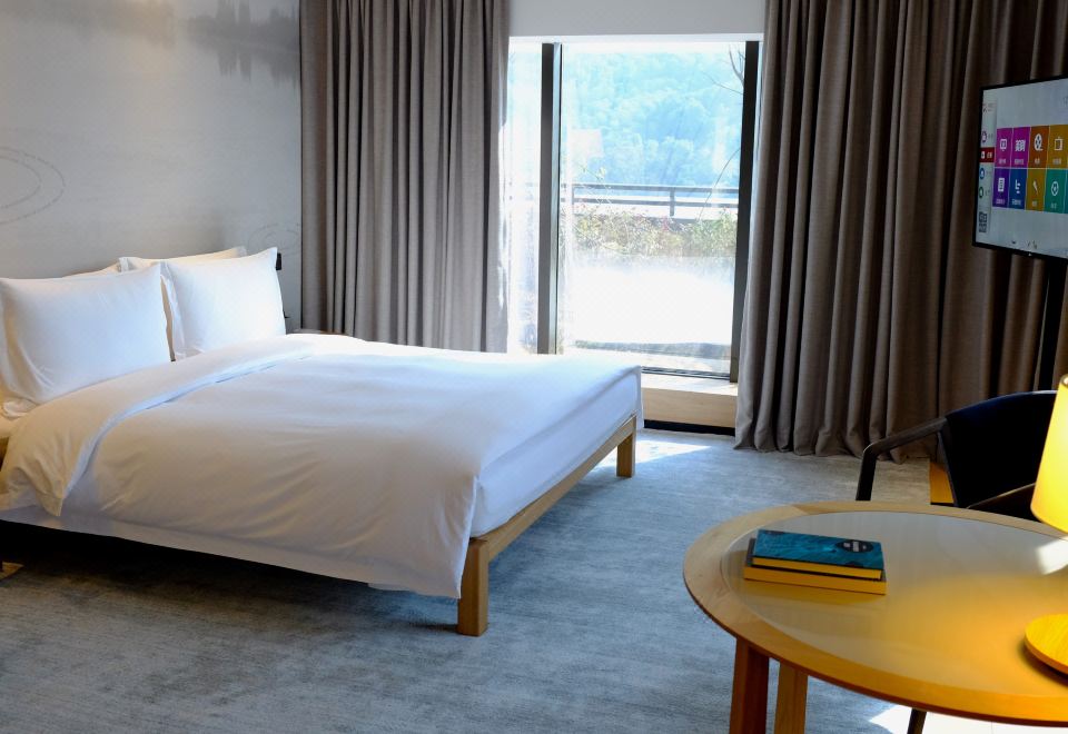 花園行政雙臥套房+2室1廳3衞+戶外露臺+宜人山色