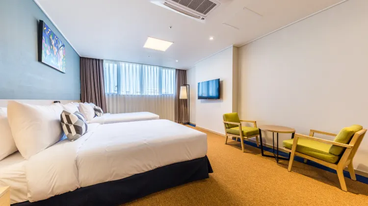 Days Hotel & Suites by Wyndham Incheon Airport Room