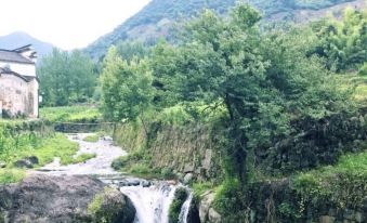 Ganxian Riverside Home Farmhouse