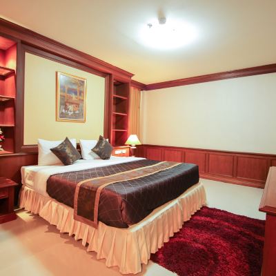 一臥特大床套房 曼谷康文特公園飯店優惠