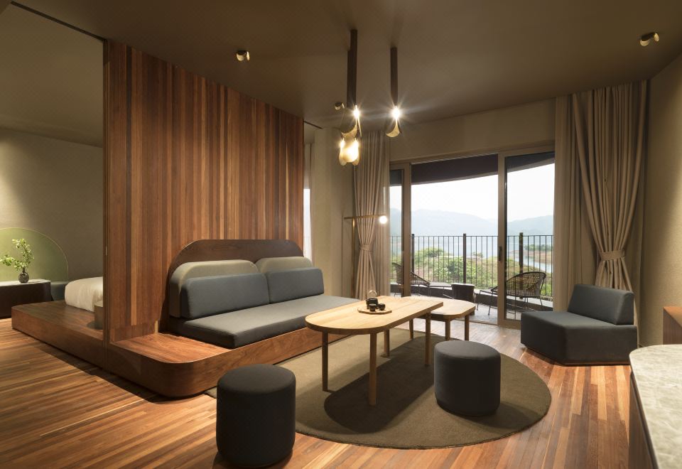 豪華湖景單臥套房