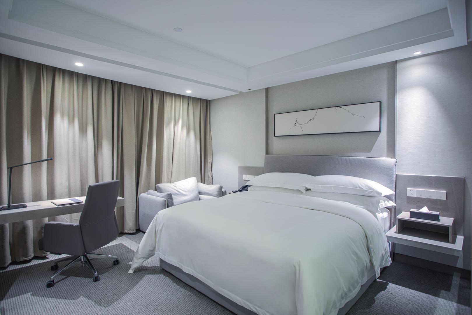 Sylvia Hotel豪华商务大床房（地暖）