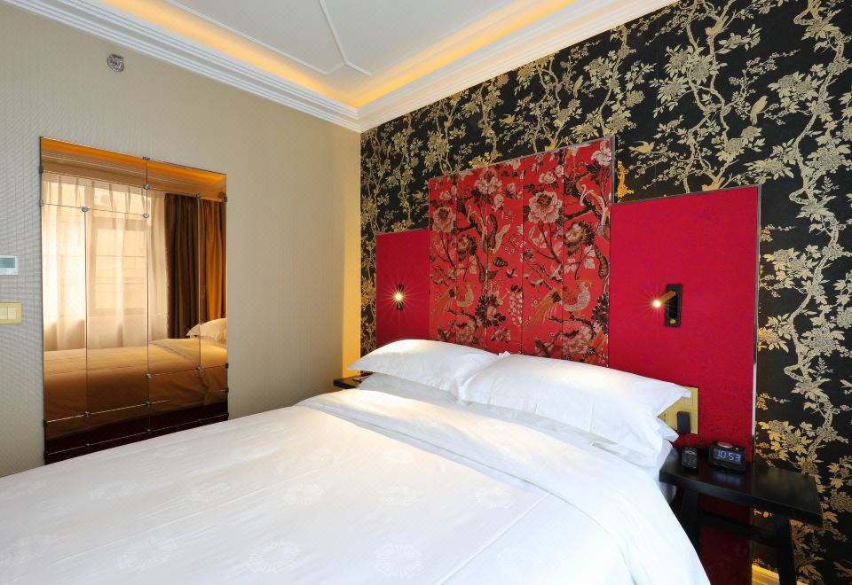 精致大床房（手机投屏）