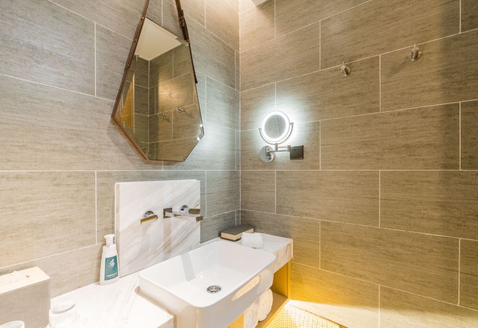 Superior twin bedroom