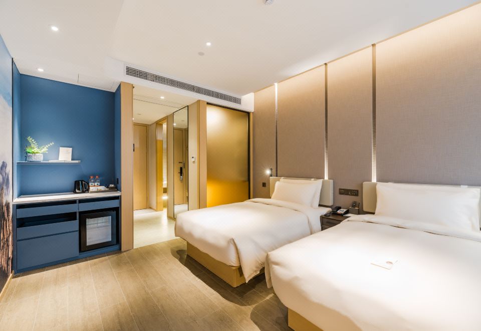 Superior twin bedroom