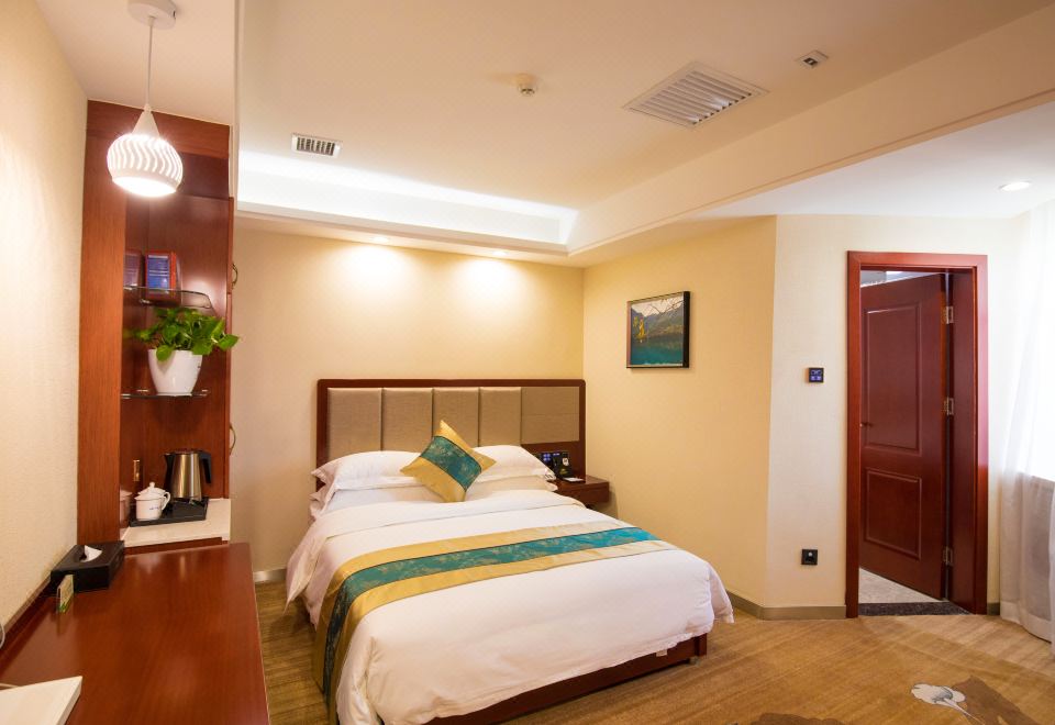 Huachen Hotel Discount Double Room