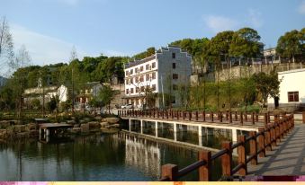 Longyuan Hotel - Housity