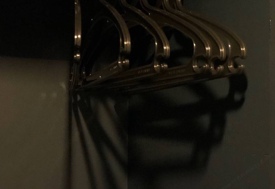 Quarter 09 BeachDeluxe King Room with Pool View