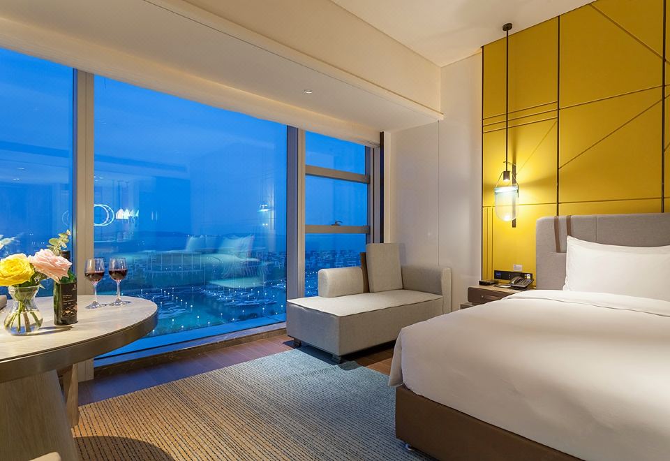 豪華海景雙床房（180度全落地窗看海景日出）