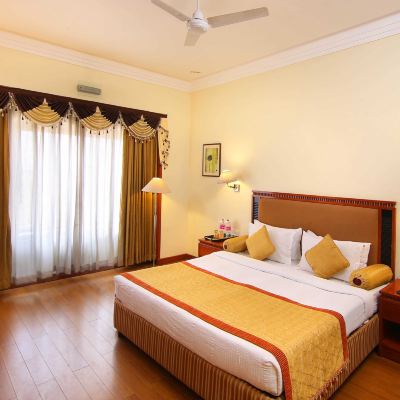 deluxe double room Royal Court Promo Code
