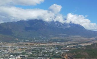 Lijiang Hanshan Nuanxuan Inn