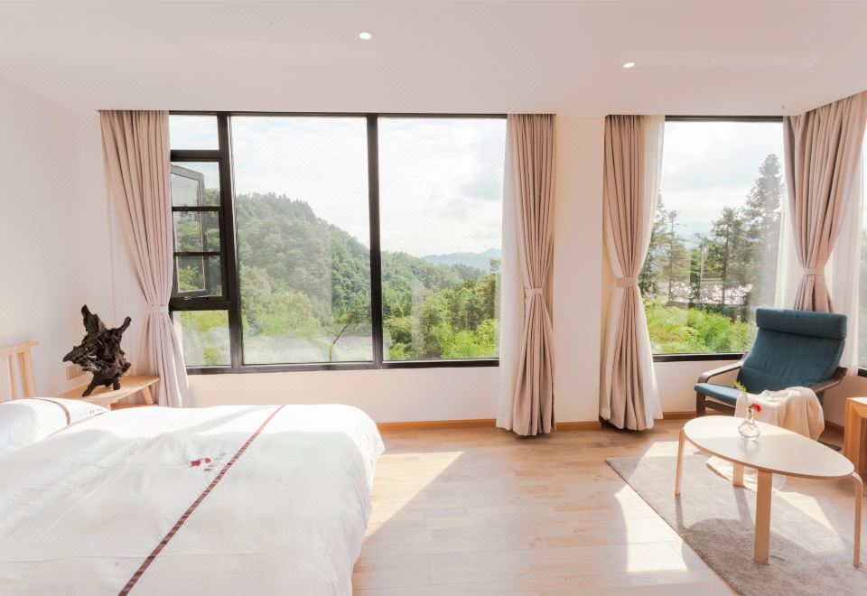 Firefly Sunrise Scenic Room