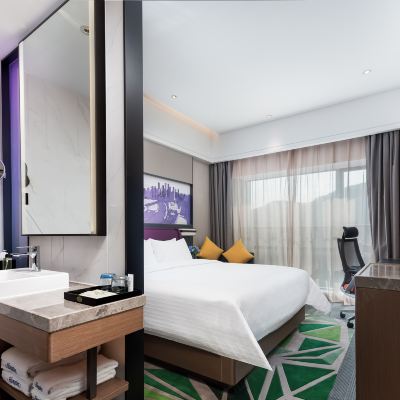 舒適大床房 大連中山希爾頓歡朋飯店優惠