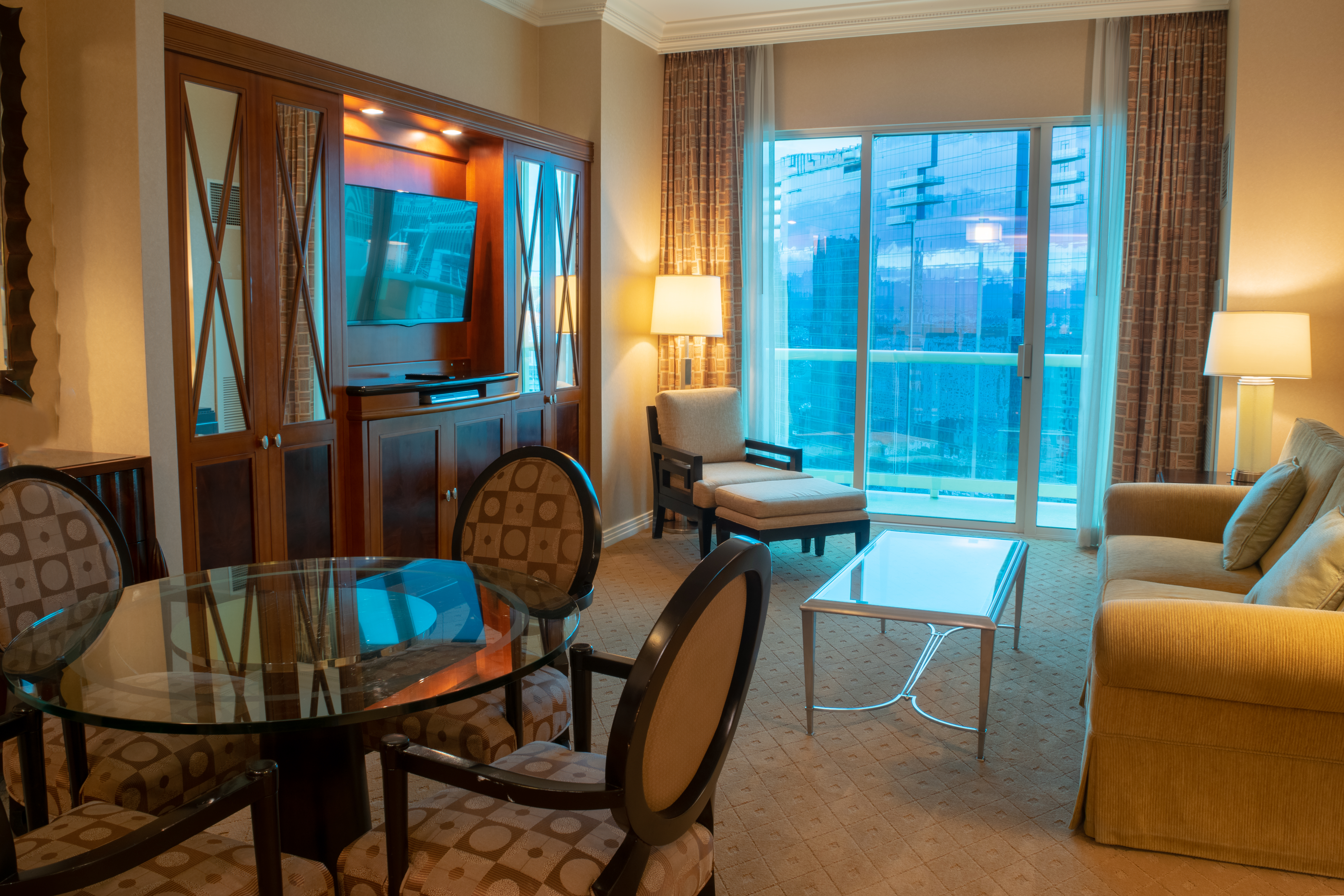 MGM Signature Strip view balcony full kitchen - 1 Br suite 2 full bath - F1  track view, Las Vegas – Updated 2023 Prices