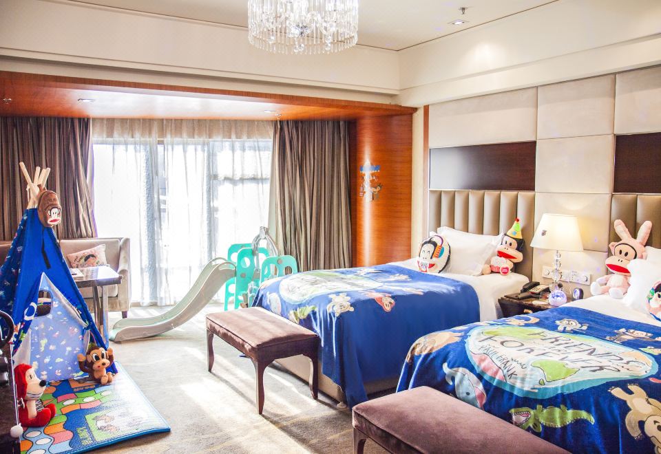 大嘴猴主題雙床房