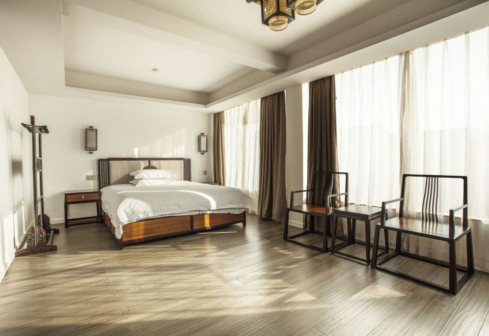 Qixia Light Luxury Double Bed Room