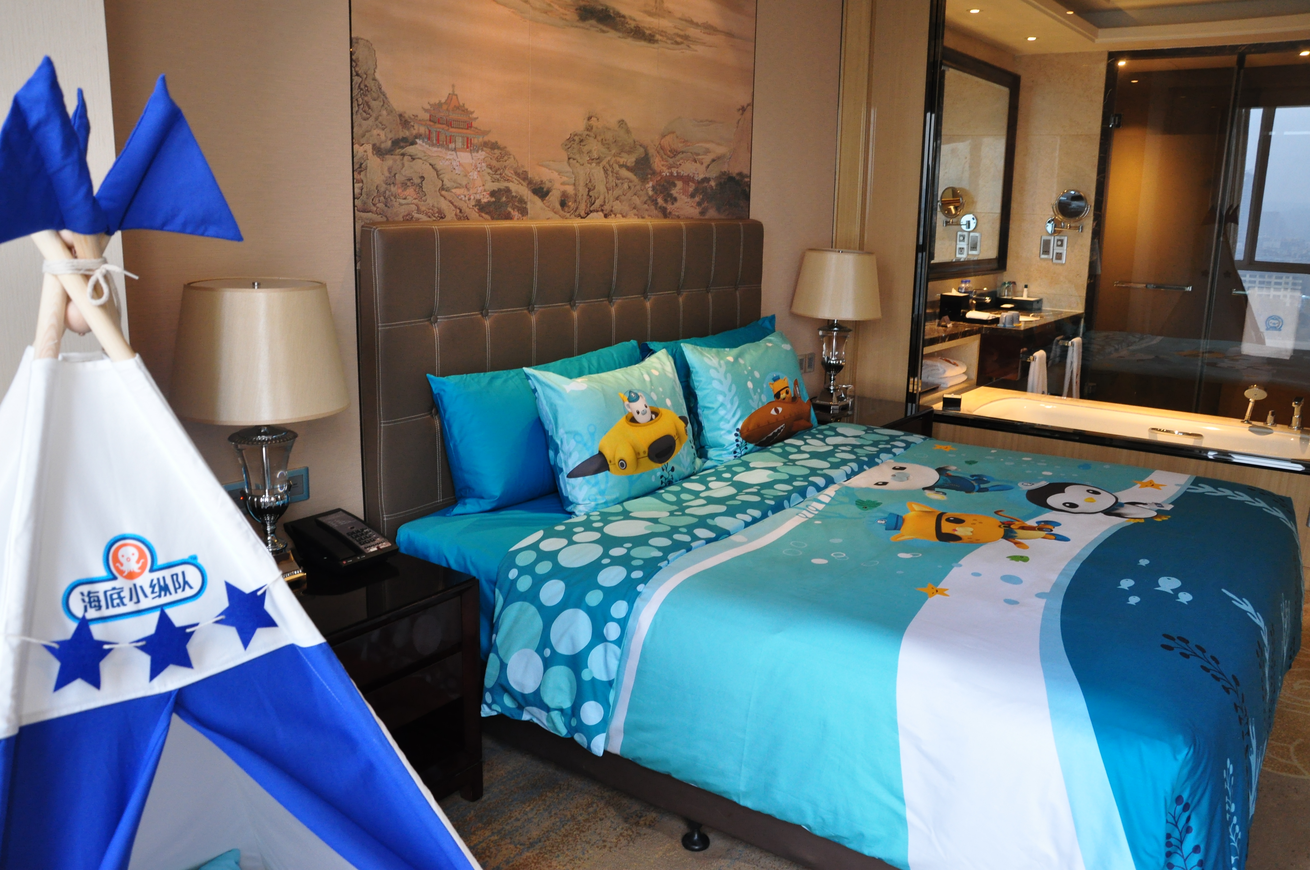 海底小纵队主题亲子房（大空间+大浴缸+特大床）