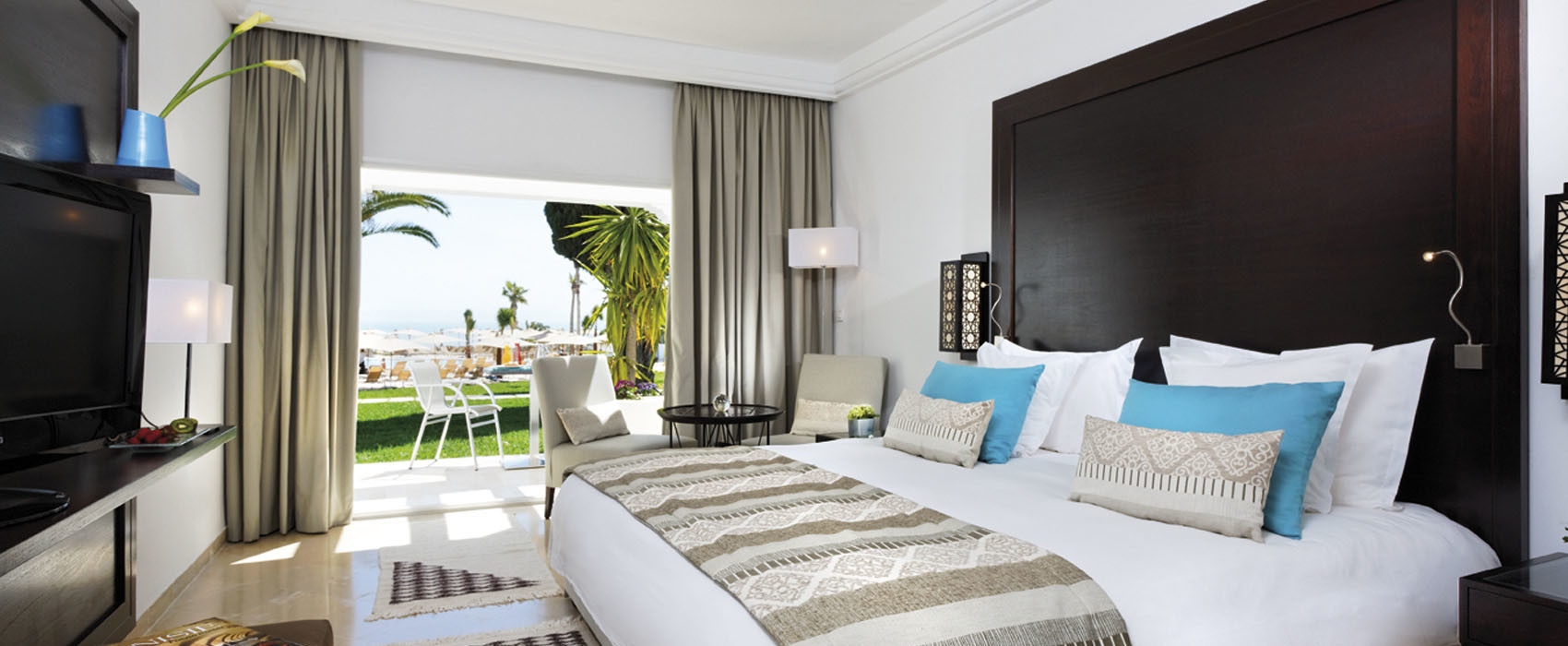 海景及泳池景豪华特大床间