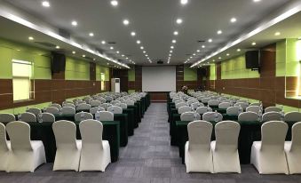 Langyi Select Hotel (Guangzhou Baiyun International Airport Renhe Subway Station)