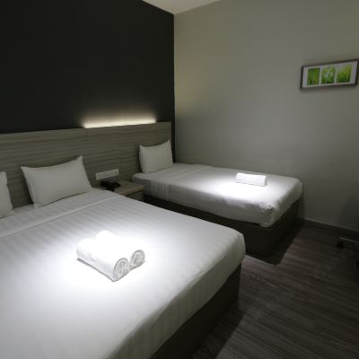 豪華家庭房 99 號酒店 - 格拉納再也優惠