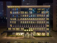 Rich Hotel