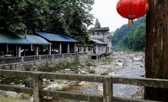 Lafei Xilong Hot Spring Hotel