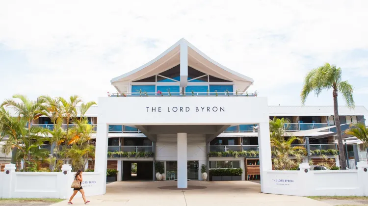 The Lord Byron Exterior