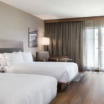 帶2張大號床並享有海灣景緻的大號床間 舊金山機場/牡蠣角海濱萬豪AC酒店優惠