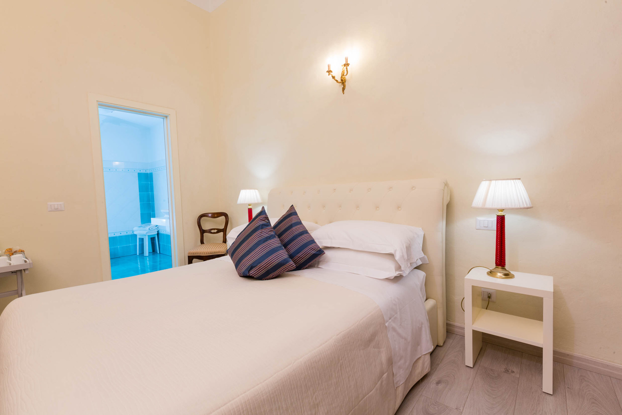 保利纳双人床房