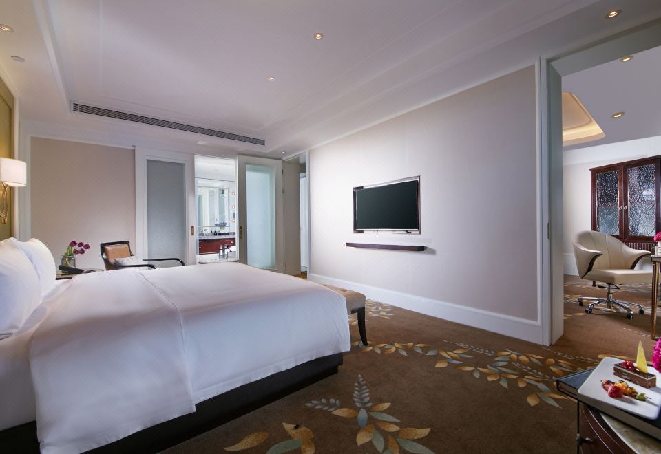 行政套大床城景房