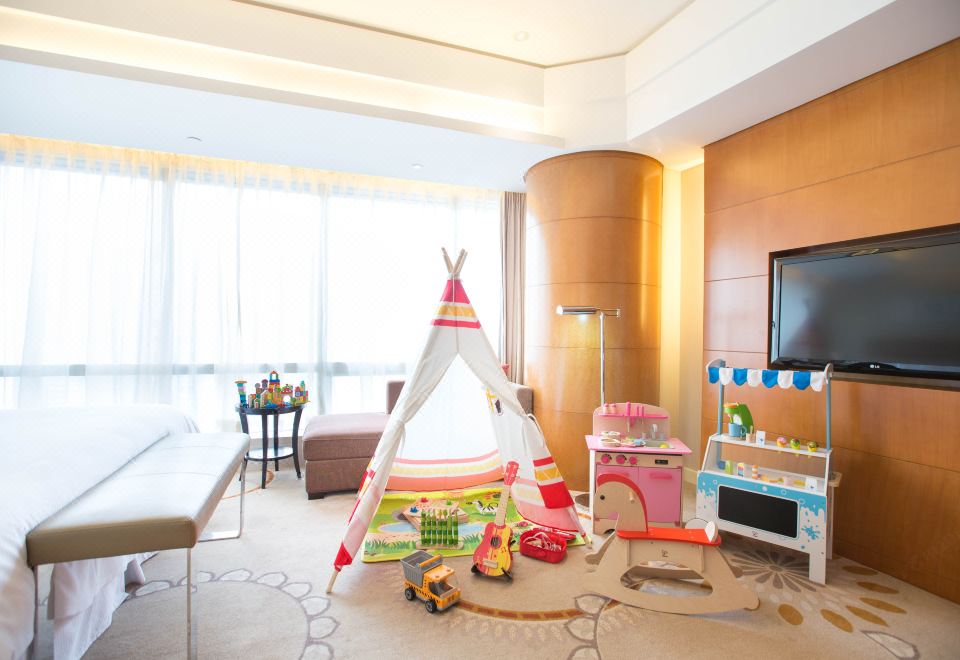 Hape玩具主题宝贝过家家·妙趣玩乐亲子大床房