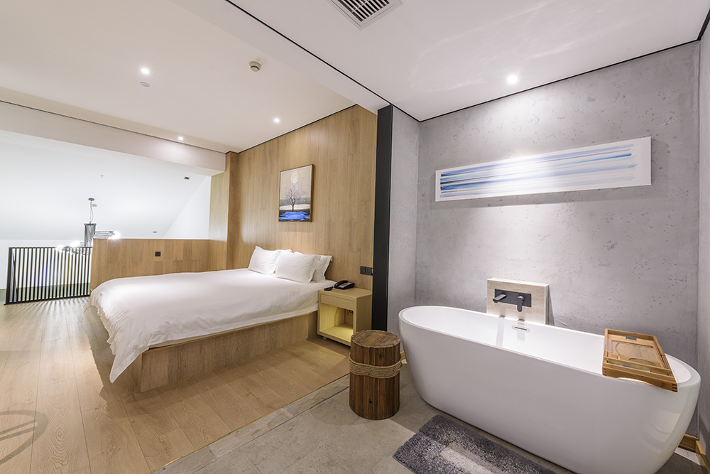 轻奢loft家庭套房